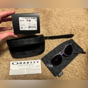 Brand New Oakley Sielo Sunglasses in Matte Lilac